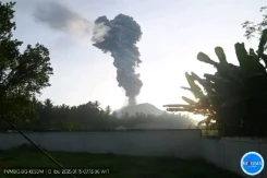 Naik level 'Awas', BNPB Siaga Letusan Gunung Ibu